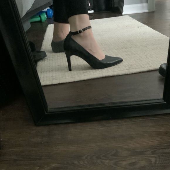 Heels - Picture 8 of 9